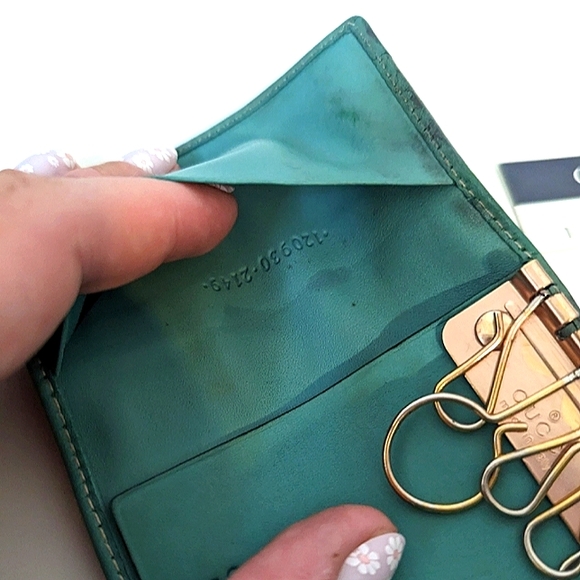 GUCCI AUTHENTIC LEATHER KEYHOLDER MONOGRAM CANVAS WITH BOX INCLUDED - Picture 7 of 10